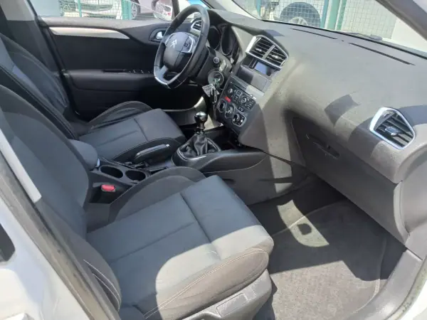 Citroën C4 2014 - 8250 EUR, 133197 km - AUTO.MOTO.pt - 133197km - foto 22 de 27