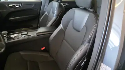 Volvo XC 60 2018 - 23500 EUR, 242396 km - AUTO.MOTO.pt - 242396km - foto 39 de 55