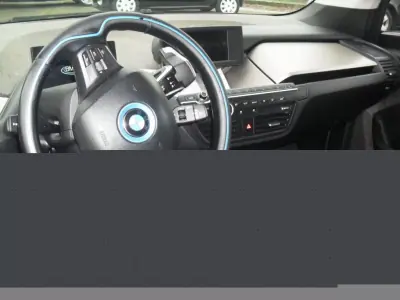 BMW i3 2018 - 17580 EUR, 93200 km - AUTO.MOTO.pt - 93200km - foto 8 de 28