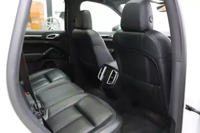 Porsche Cayenne 2015 - 41900 EUR, 140000 km - 140000km - foto 30 de 32