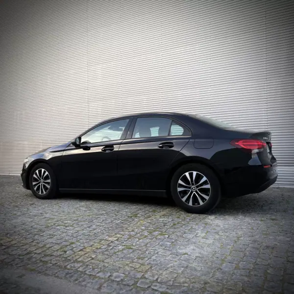 Mercedes-Benz A 180 Limousine 2020 - 21500 EUR, 145000 km - AUTO.MOTO.pt - 145000km - foto 11 de 28