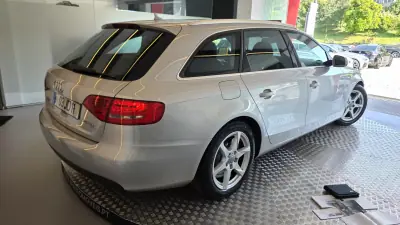 Audi A4 Avant 2010 - 9500 EUR, 253856 km - AUTO.MOTO.pt - 253856km - foto 21 de 52