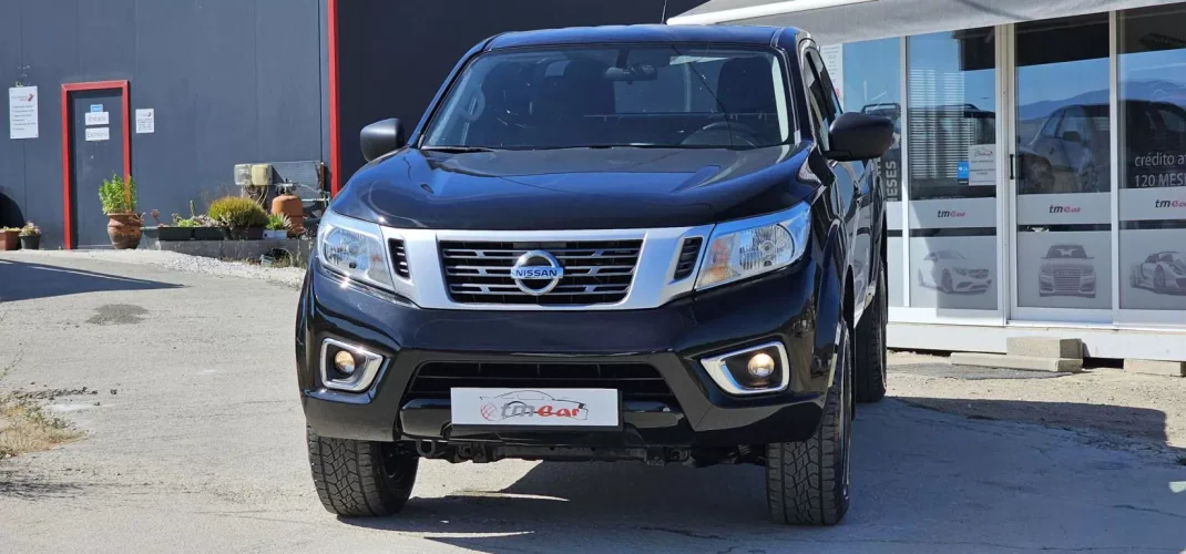 Nissan Navara 2020 - 27400 EUR, 190102 km - AUTO.MOTO.pt - 190102km - foto 1 de 12