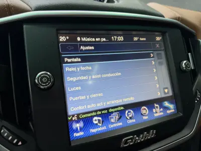 Maserati Ghibli 2014 - 36950 EUR, 112382 km - AUTO.MOTO.pt - 112382km - foto 42 de 50
