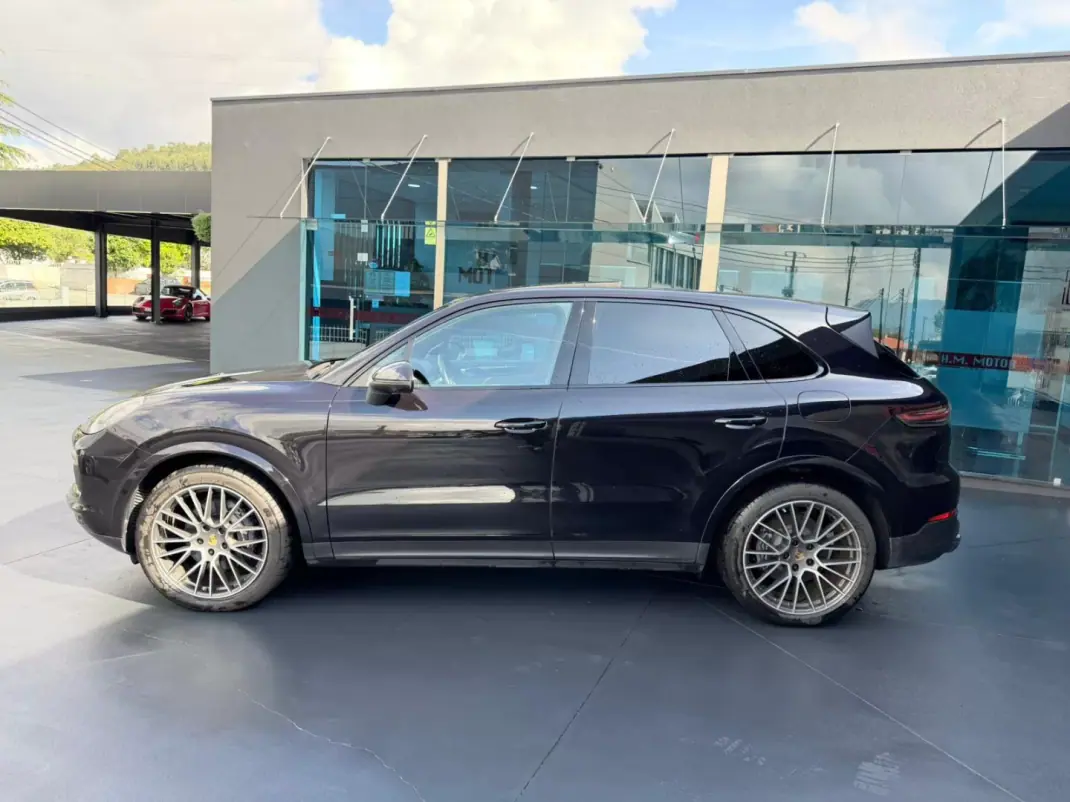 Porsche Cayenne 2018 - 65900 EUR, 138000 km - AUTO.MOTO.pt - 138000km - foto 6 de 15
