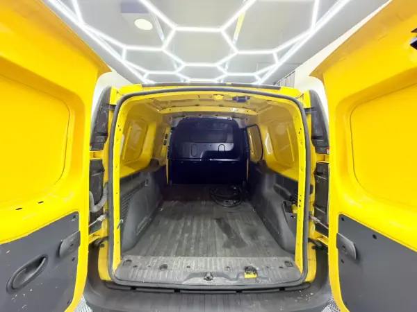 Renault Kangoo 2018 - 9500 EUR, 52400 km - AUTO.MOTO.pt - 52400km - foto 7 de 18
