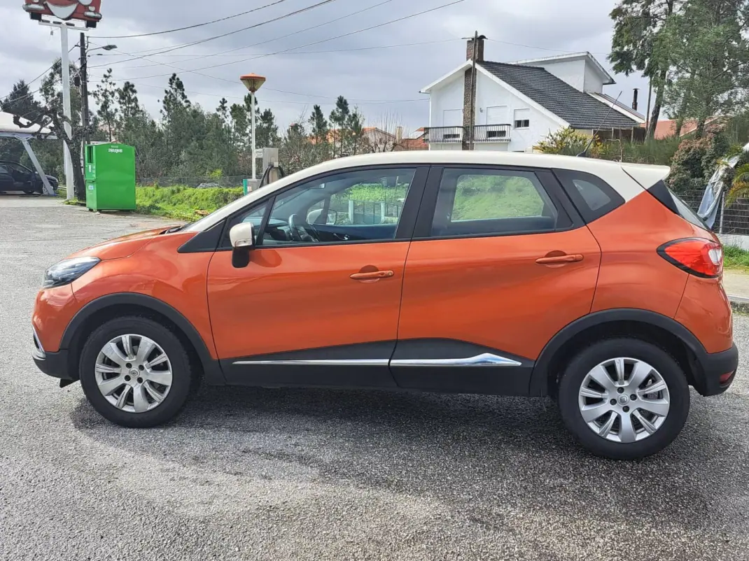 Renault Captur 2016 - 11450 EUR, 165268 km - AUTO.MOTO.pt - 165268km - foto 10 de 41