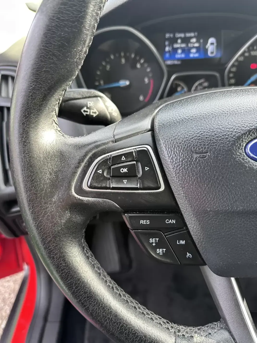 Ford Focus 2017 - 9900 EUR, 190000 km - AUTO.MOTO.pt - 190000km - foto 33 de 50