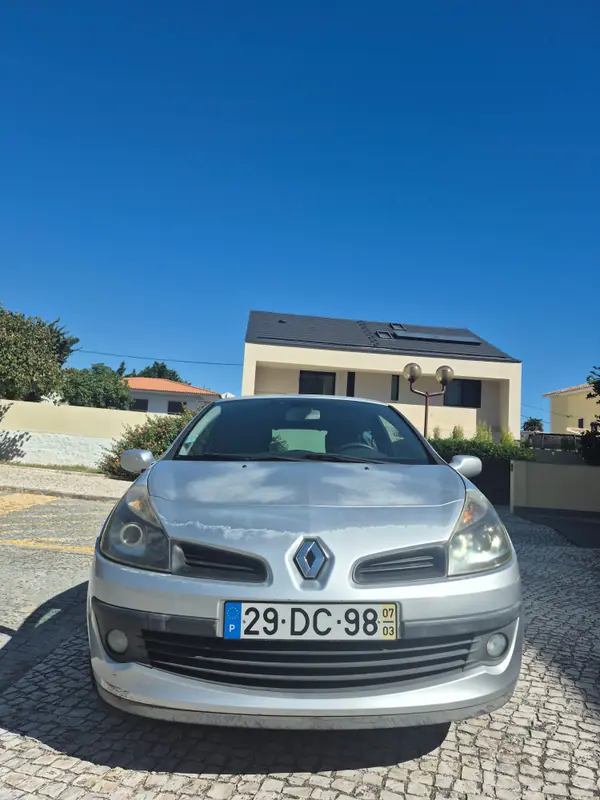 Renault Clio 1.2 16V Dynamique Luxe 2007 Gasolina — 170 539 km · Lisboa Renault Clio 1.2 16V Dynamique Luxe 2007 Gasolina