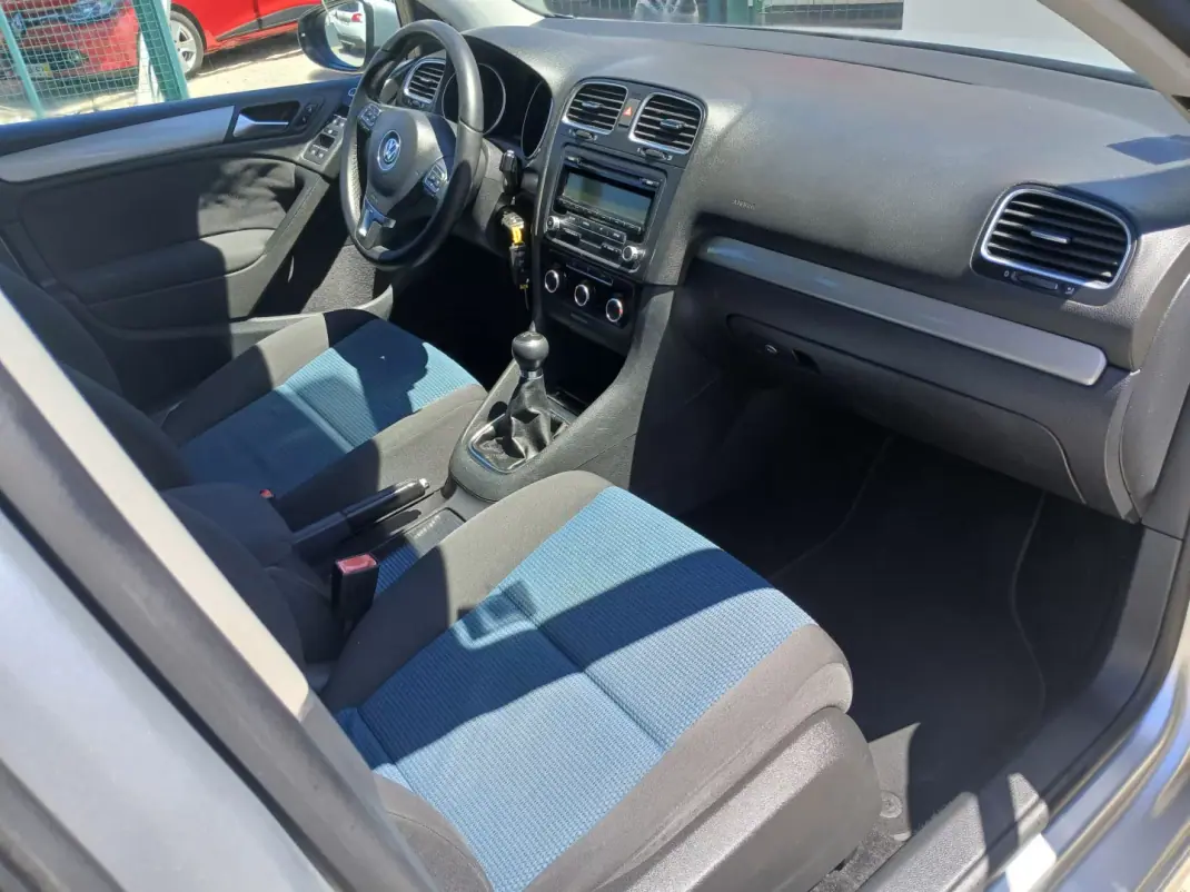 Volkswagen Golf 2011 - 8950 EUR, 155468 km - AUTO.MOTO.pt - 155468km - foto 26 de 28