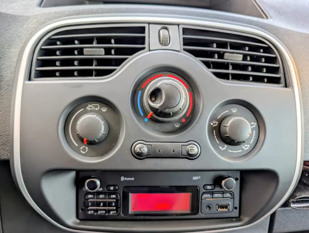 Renault Kangoo 2019 - 8900 EUR, 177086 km - 177086km - foto 16 de 18