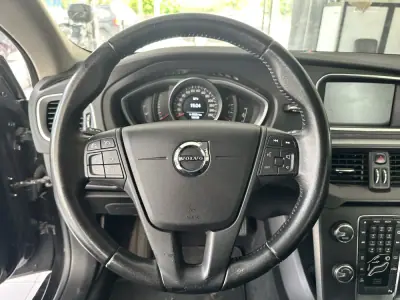 Volvo V40 2018 - 16890 EUR, 100139 km - 100139km - foto 10 de 21