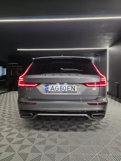 Volvo V60 2021 — foto 6 de 28