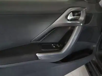 Peugeot 2008 2017 - 14950 EUR, 128000 km - AUTO.MOTO.pt - 128000km - foto 6 de 14