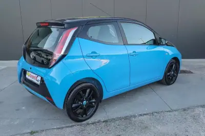 Toyota Aygo 2015 - 7990 EUR, 90537 km - 90537km - foto 4 de 20