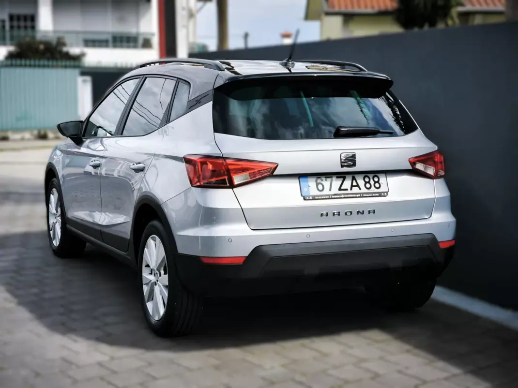 SEAT Arona 2019 - 13950 EUR, 46000 km - AUTO.MOTO.pt - 46000km - foto 2 de 48