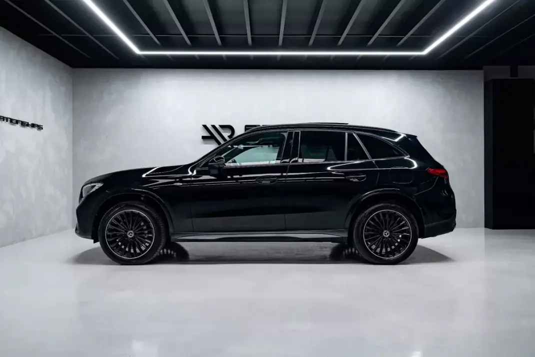 Mercedes-Benz GLC 300 2025 - 71950 EUR, 13000 km - AUTO.MOTO.pt - 13000km - foto 15 de 35