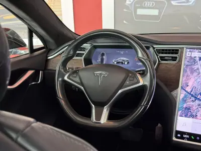 Tesla Model S 2017 - 25990 EUR, 151612 km - AUTO.MOTO.pt - 151612km - foto 22 de 23