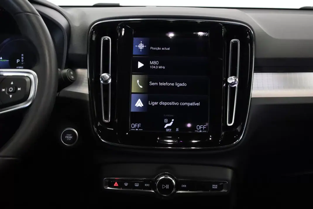 Volvo XC 40 2022 - 28990 EUR, 98750 km - AUTO.MOTO.pt - 98750km - foto 32 de 51