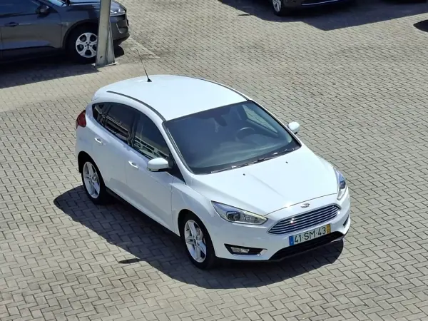 Ford Focus 2017 - 11500 EUR, 55000 km - AUTO.MOTO.pt - 55000km - foto 12 de 32