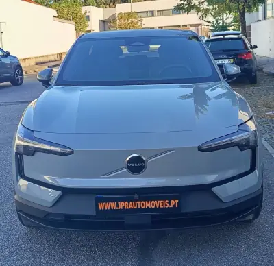 Volvo EX 30 2025 — foto 2 de 22