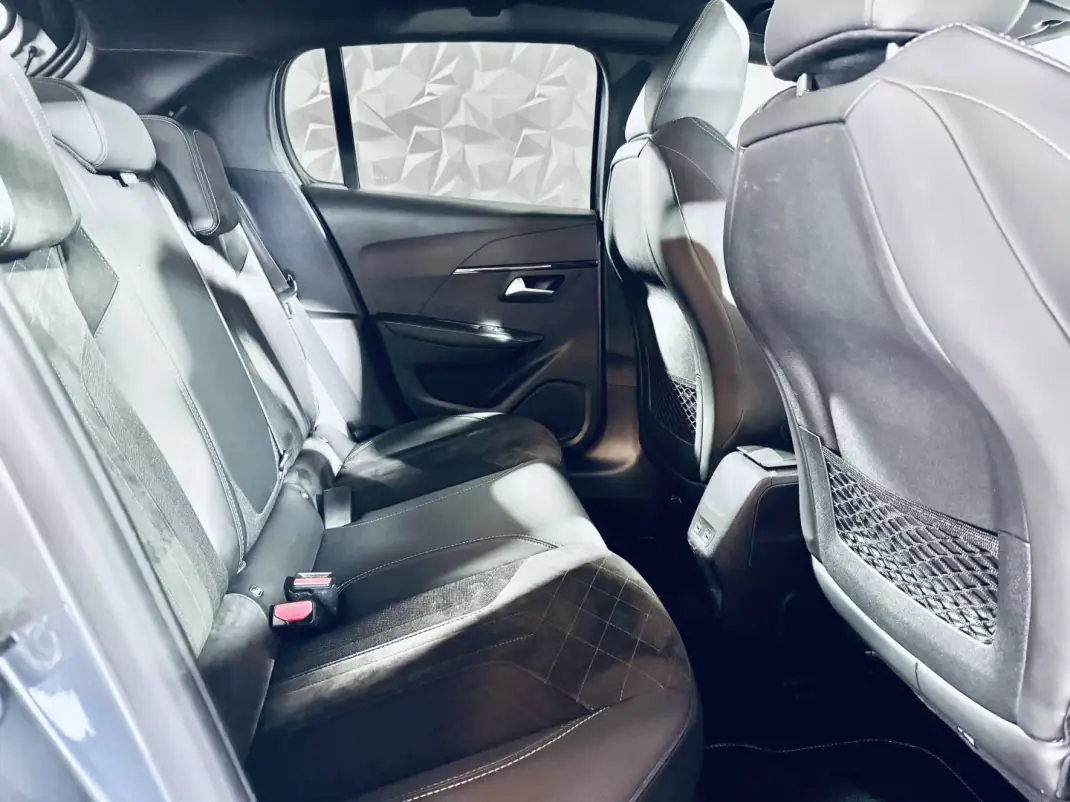 Peugeot 208 2022 - 15990 EUR, 75129 km - AUTO.MOTO.pt - 75129km - foto 25 de 35