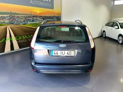 Ford Focus SW 2010 - 5990 EUR, 112000 km - AUTO.MOTO.pt - 112000km - foto 6 de 51