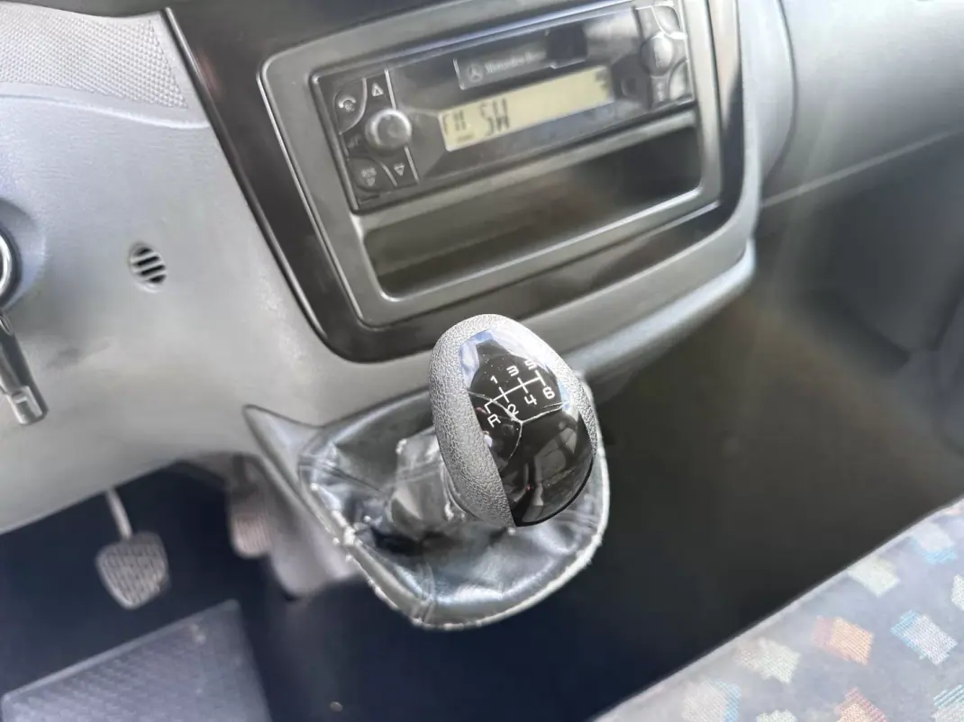 Mercedes-Benz VITO 111 CDI -LONGA 2005 - 6250 EUR, 400000 km - AUTO.MOTO.pt - 400000km - foto 18 de 25