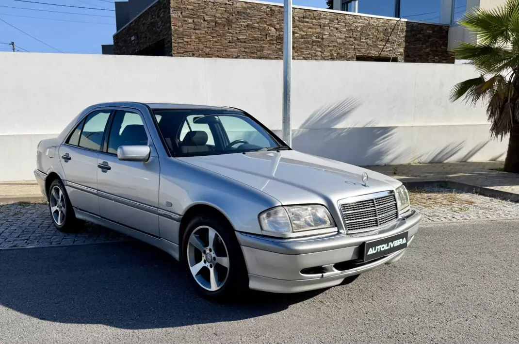 Mercedes-Benz C 250 1998 - 5500 EUR, 295879 km - AUTO.MOTO.pt - 295879km - foto 2 de 15