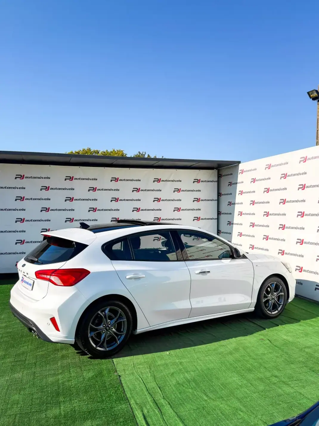 Ford Focus 2019 - 15500 EUR, 124230 km - 124230km - foto 6 de 26