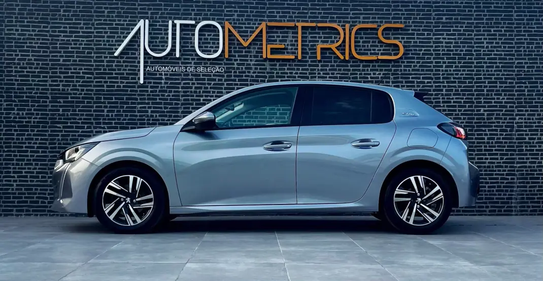 Peugeot 208 2020 - 14900 EUR, 128000 km - AUTO.MOTO.pt - 128000km - foto 8 de 13