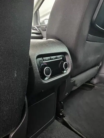 SEAT Alhambra 2011 - 12650 EUR, 216141 km - AUTO.MOTO.pt - 216141km - foto 44 de 51