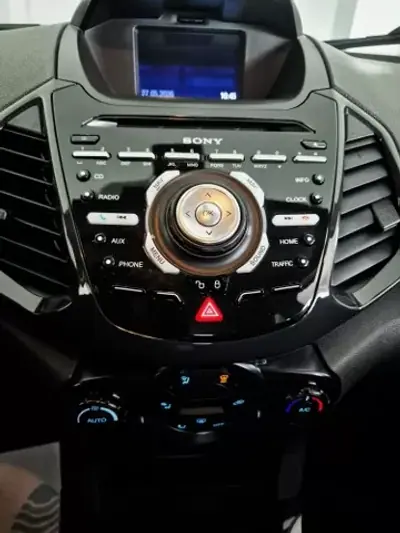 Ford EcoSport 2017 - 10750 EUR, 165000 km - AUTO.MOTO.pt - 165000km - foto 8 de 9