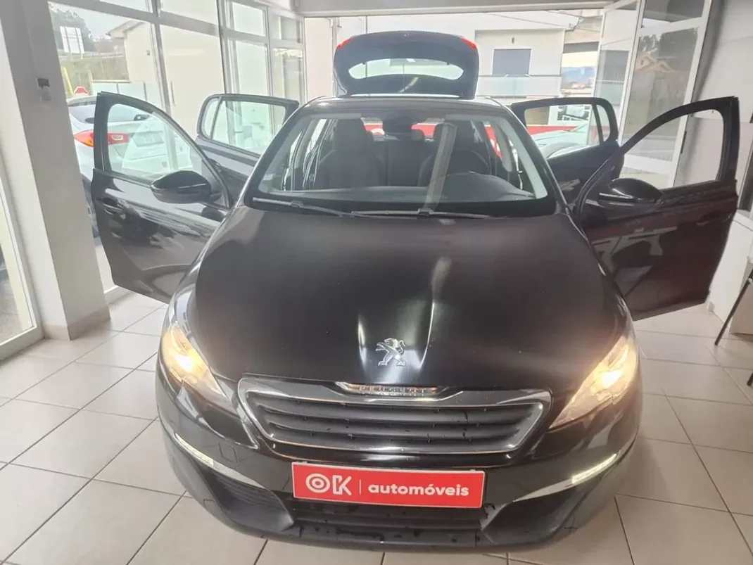 Peugeot 308 2014 - 9350 EUR, 207000 km - AUTO.MOTO.pt - 207000km - foto 17 de 34