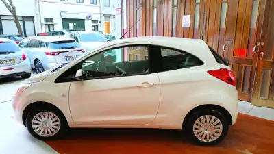 Ford KA 2015 - 7500 EUR, 111953 km - AUTO.MOTO.pt - 111953km - foto 12 de 46