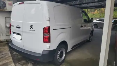 Peugeot Expert 1.6 BlueHDi L1H1 Premium Compact 2019 - 17500 EUR, 192616 km - AUTO.MOTO.pt - 192616km - foto 4 de 11