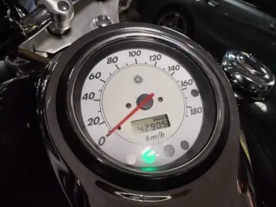 Yamaha XVS 2000 - 6000 EUR, 42905 km - AUTO.MOTO.pt - 42905km - foto 5 de 5