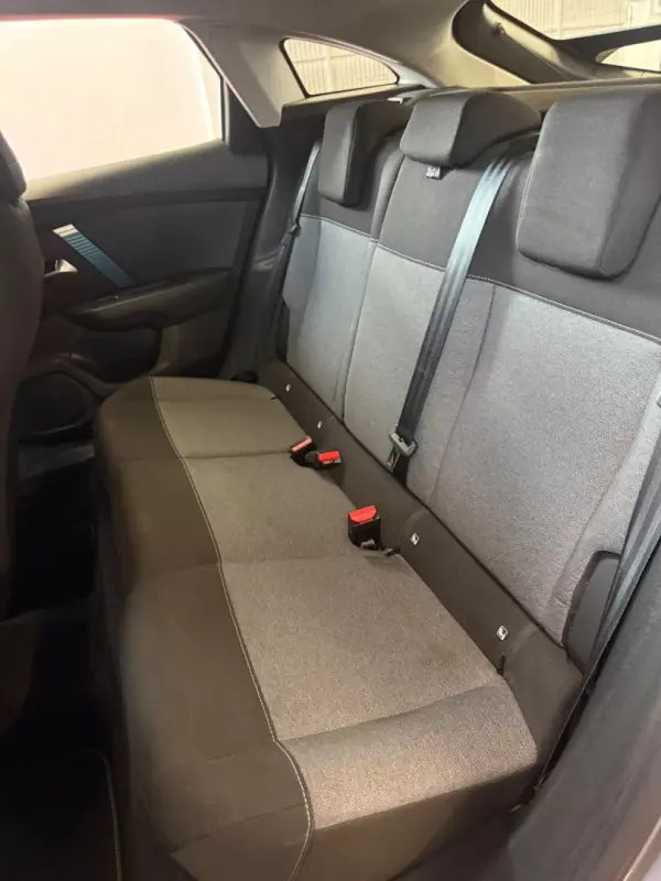 Citroën e-C4 2021 - 19900 EUR, 74000 km - AUTO.MOTO.pt - 74000km - foto 6 de 11