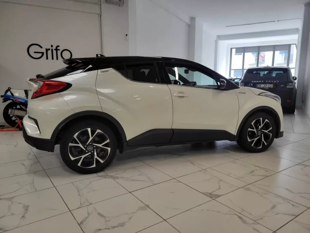 Toyota C-HR 2019 - 22950 EUR, 84605 km - 84605km - foto 7 de 29