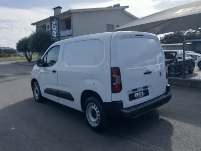 Peugeot Partner 2019 - 12990 EUR, 141000 km - AUTO.MOTO.pt - 141000km - foto 7 de 30