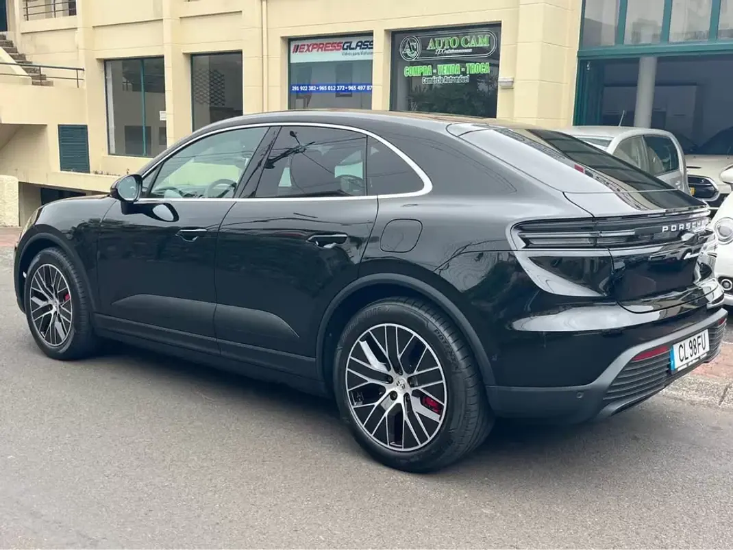 Porsche Macan 2025 - 99900 EUR, 15637 km - 15637km - foto 3 de 9