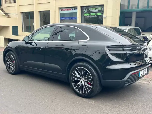 Porsche Macan 2025 - 99900 EUR, 15637 km - 15637km - foto 3 de 9