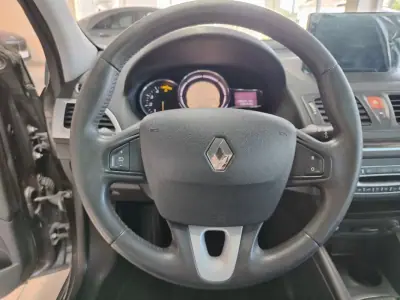 Renault Mégane Sport Tourer 2009 - 5450 EUR, 214000 km - AUTO.MOTO.pt - 214000km - foto 25 de 35