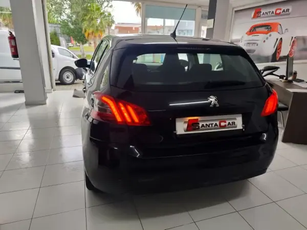 Peugeot 308 2014 - 8980 EUR, 165000 km - AUTO.MOTO.pt - 165000km - foto 11 de 22