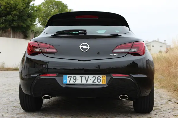 Opel Astra GTC 2017 - 18900 EUR, 62000 km - AUTO.MOTO.pt - 62000km - foto 5 de 15