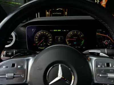 Mercedes-Benz E 300 2019 - 33490 EUR, 105000 km - AUTO.MOTO.pt - 105000km - foto 42 de 46