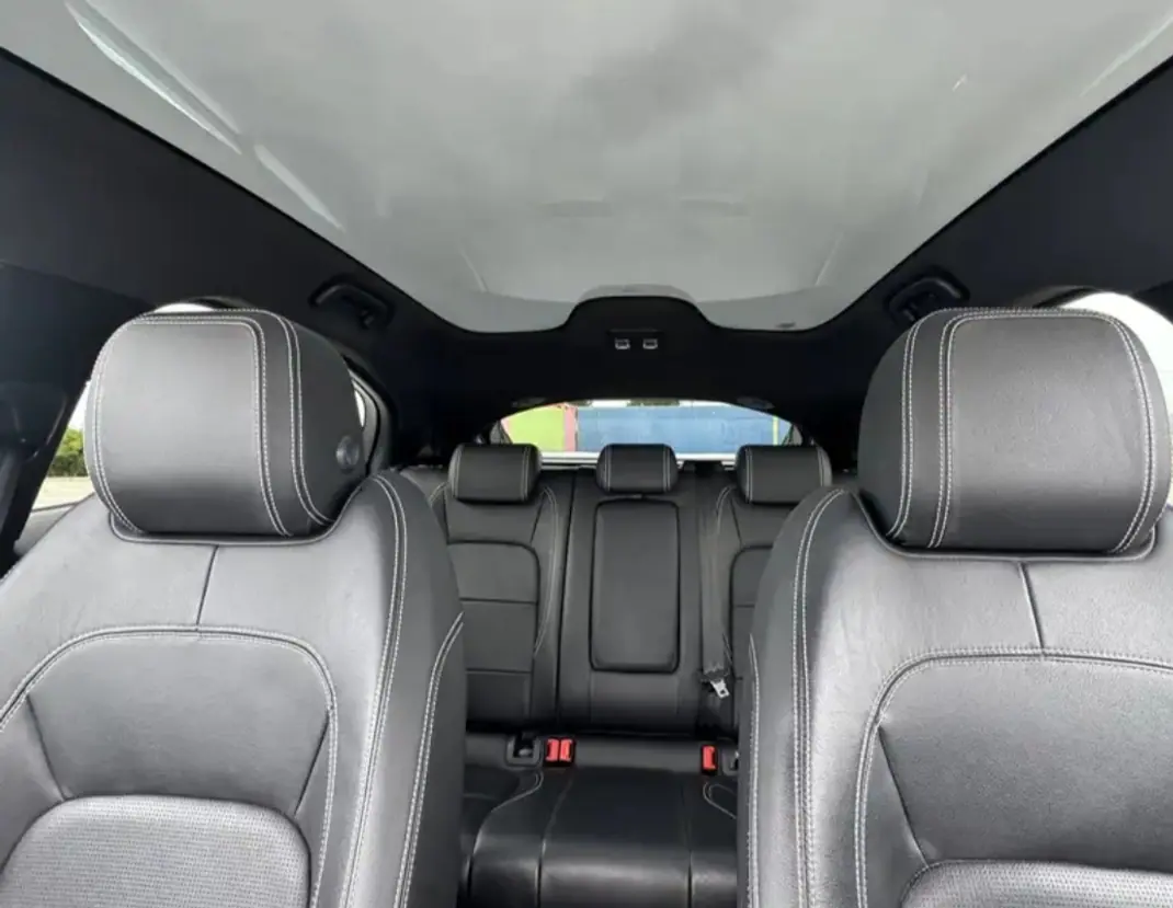 Jaguar I-Pace 2019 - 25000 EUR, 83000 km - AUTO.MOTO.pt - 83000km - foto 8 de 9