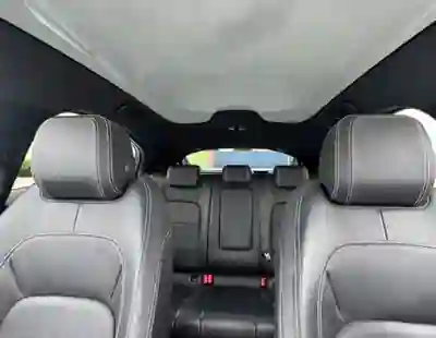 Jaguar I-Pace 2019 - 25000 EUR, 83000 km - AUTO.MOTO.pt - 83000km - foto 8 de 9