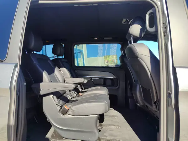 Mercedes-Benz V 300 2020 - 49900 EUR, 120000 km - AUTO.MOTO.pt - 120000km - foto 11 de 19