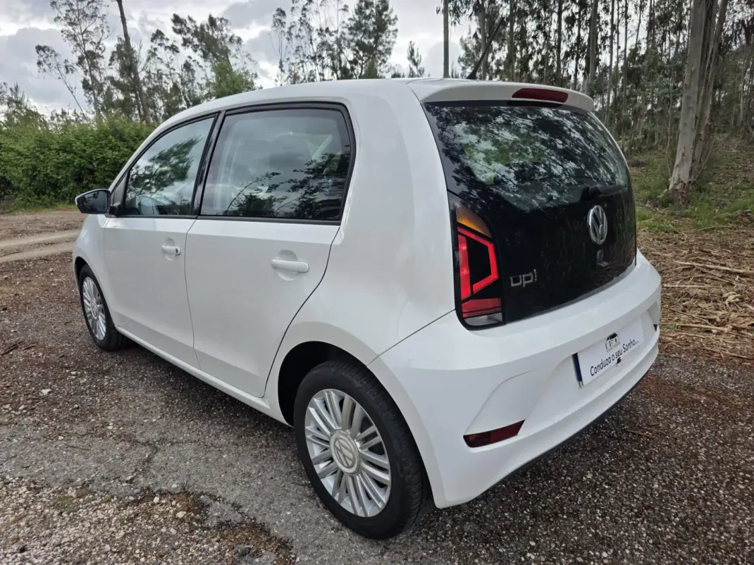 Volkswagen Up! 2016 - 7990 EUR, 152974 km - AUTO.MOTO.pt - 152974km - foto 63 de 71